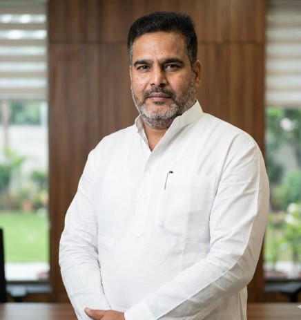 पार्टी नेता कौशल पाण्डेय